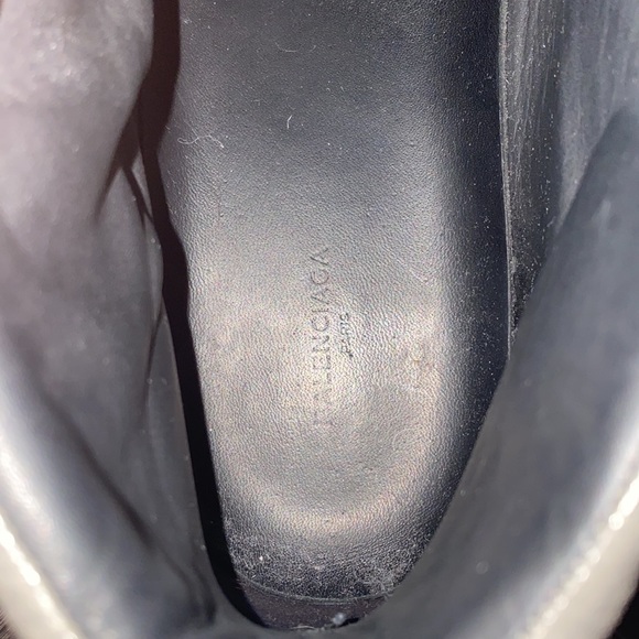 Pre Owned authentic Balenciaga shoes - Picture 7 of 10
